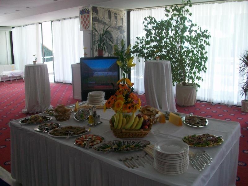 Hotel Consul image