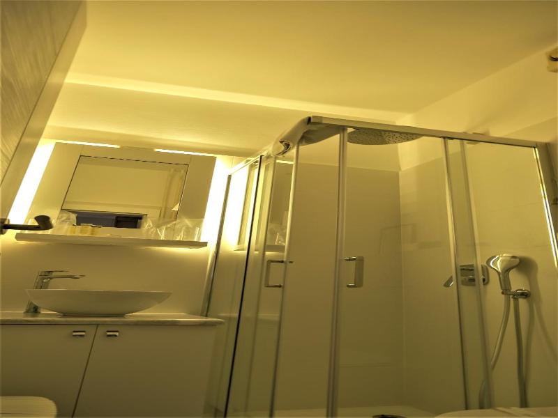 Hotel Consul image