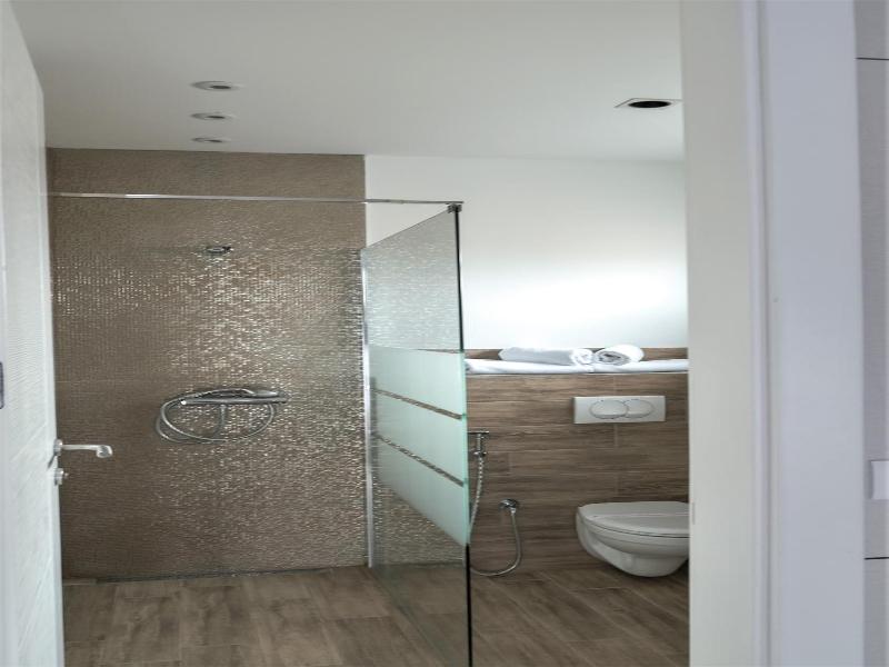Hotel Consul image