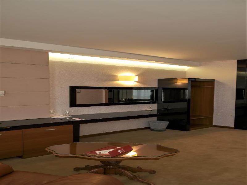 Hotel Consul image