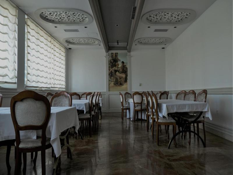 Hotel Consul image