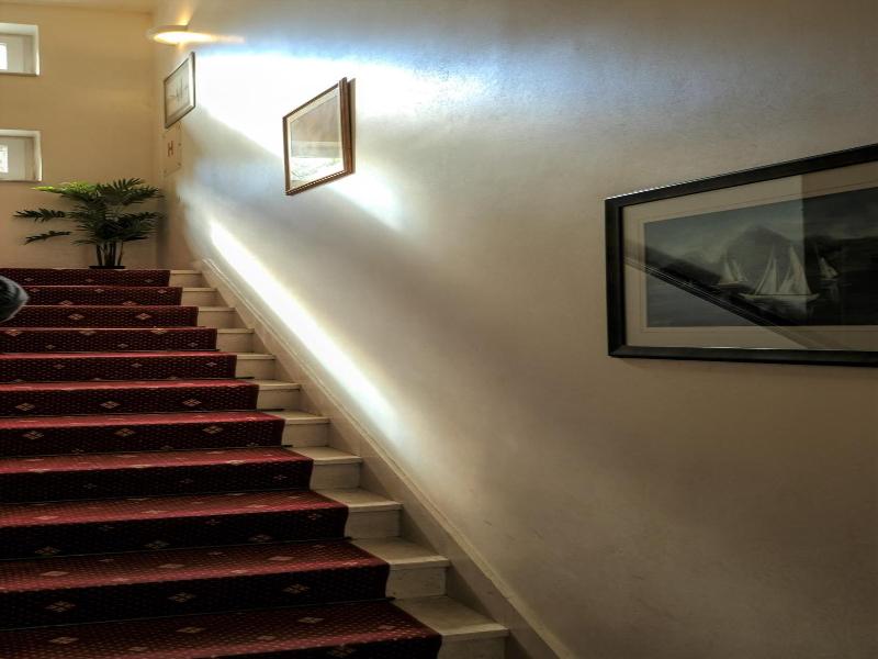 Hotel Consul image