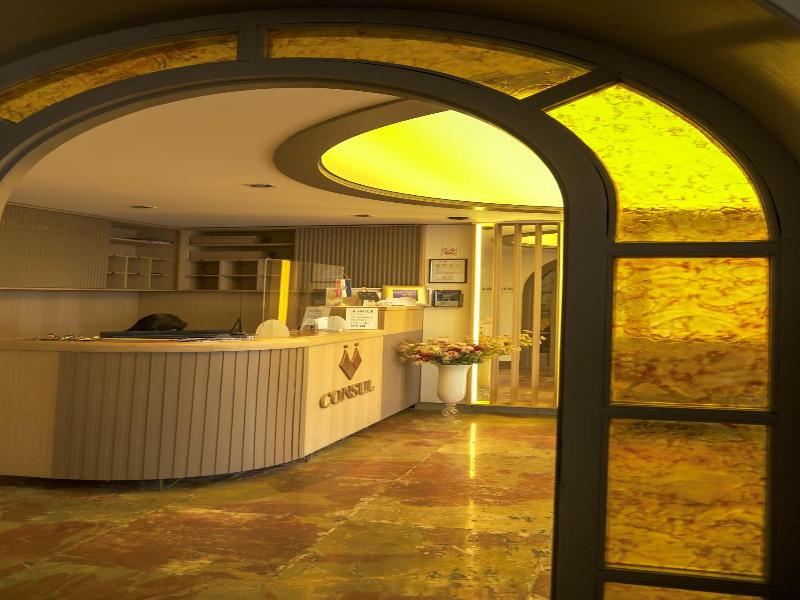 Hotel Consul image