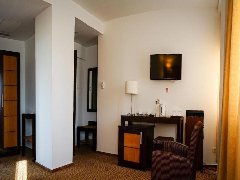 Hotel Criss image