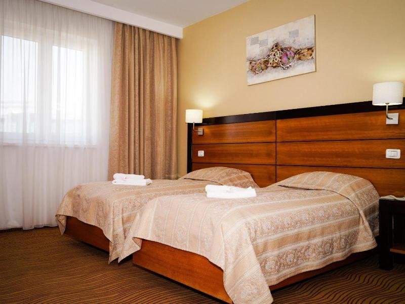 Hotel Criss image
