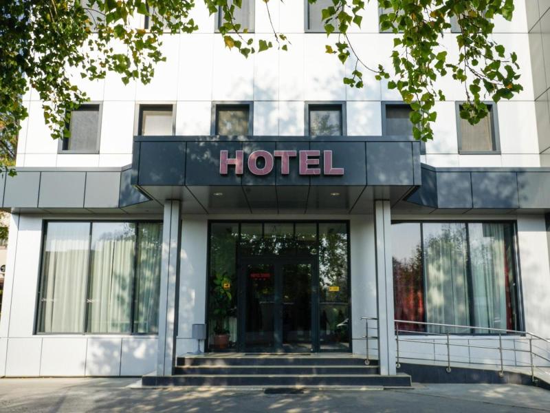 Hotel Criss image