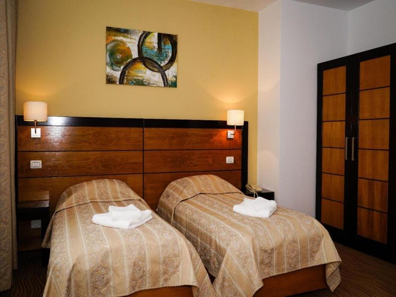 Hotel Criss image