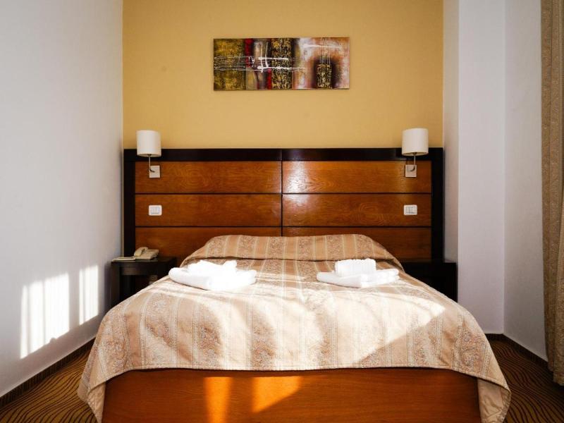 Hotel Criss image