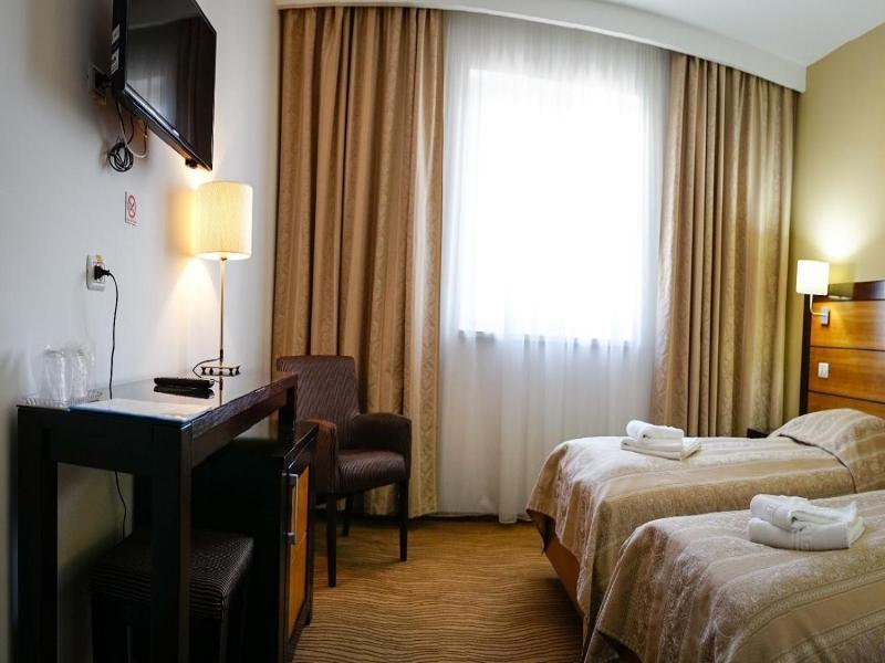 Hotel Criss image