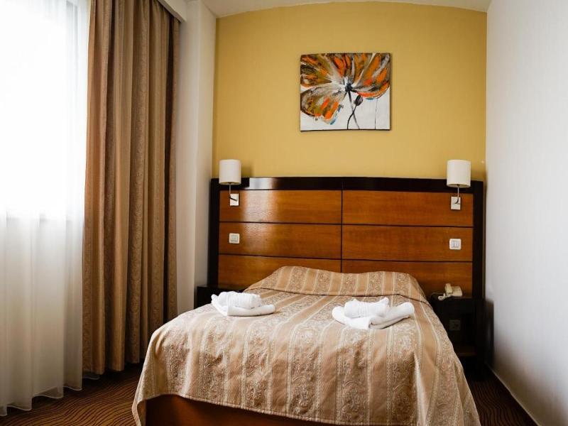 Hotel Criss image