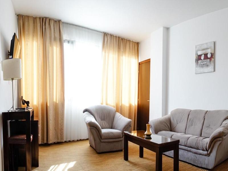 Hotel Criss image