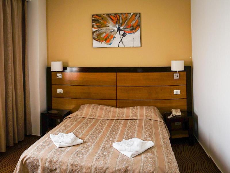 Hotel Criss image