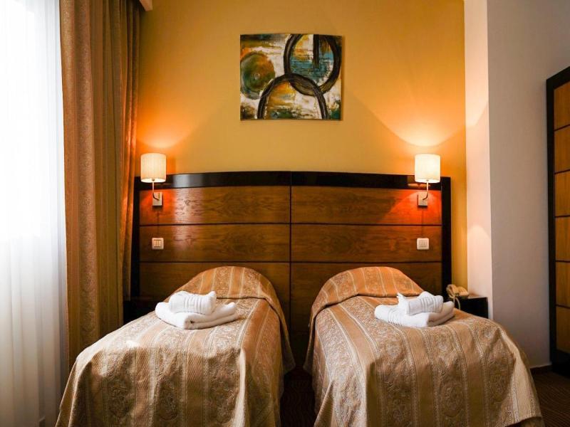 Hotel Criss image