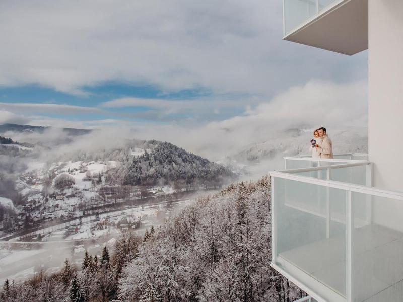 Crystal Mountain Hotel Wisla image