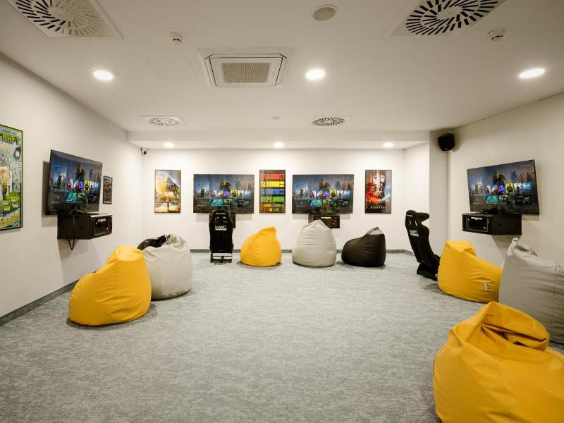Crystal Mountain Hotel Wisla image