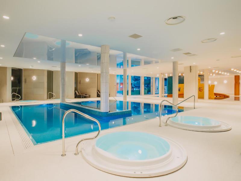 Crystal Mountain Hotel Wisla image