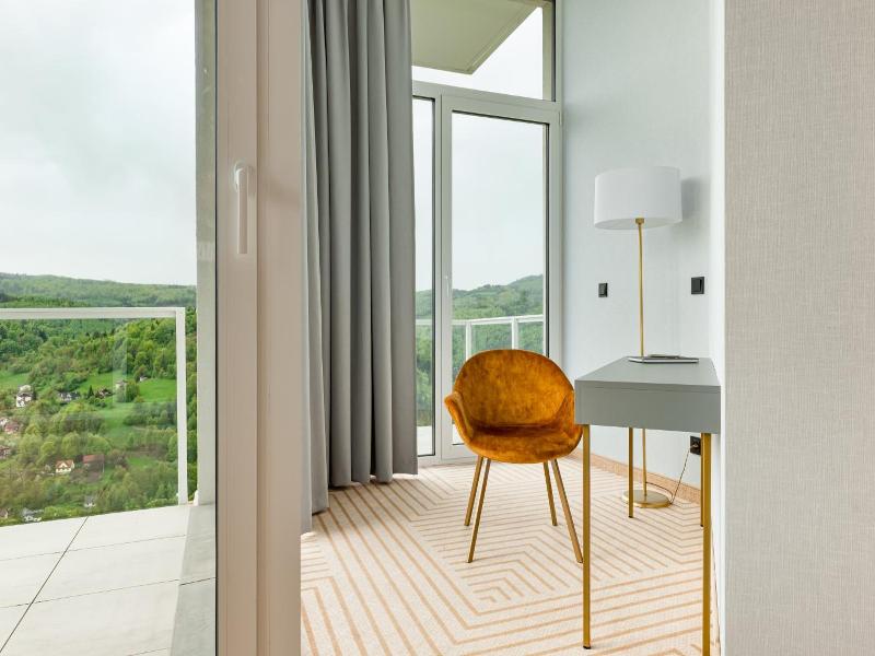 Crystal Mountain Hotel Wisla image