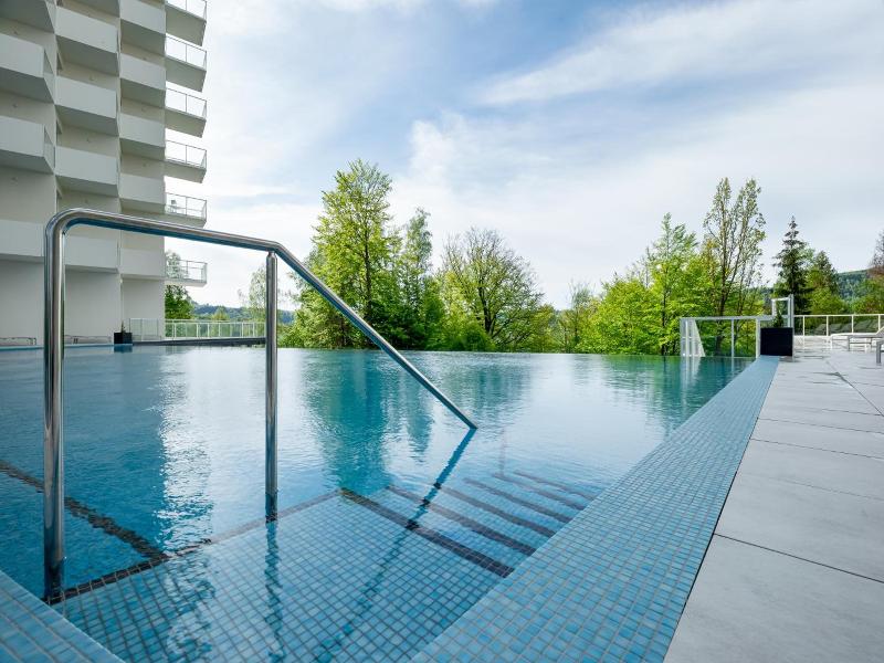 Crystal Mountain Hotel Wisla image