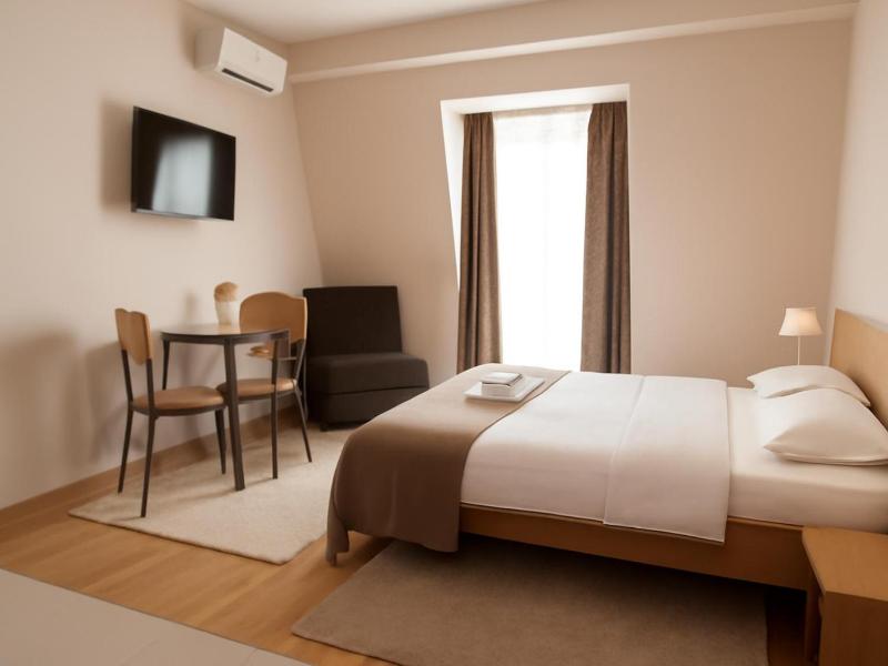 Hotel Topcider image