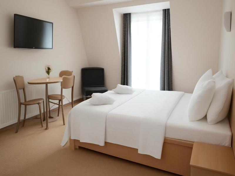 Hotel Topcider image