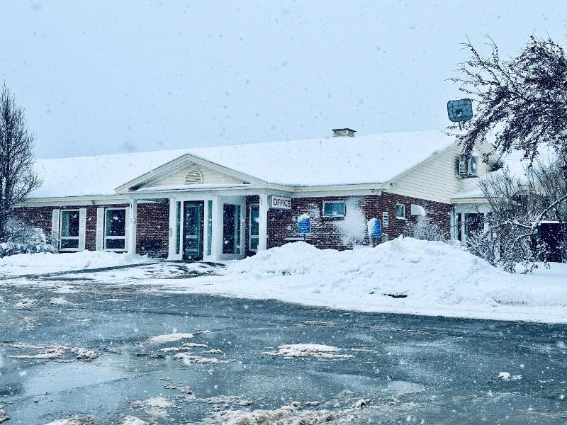Ivey S Motor Lodge image