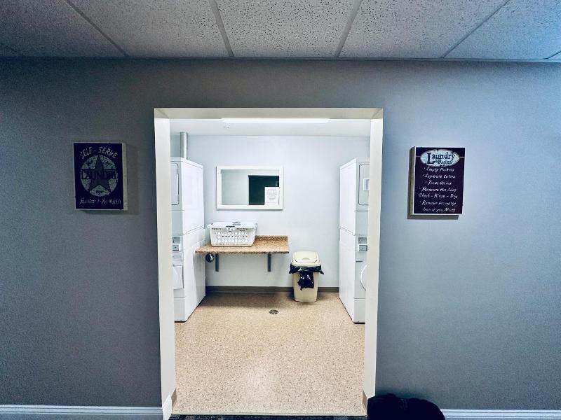 Ivey S Motor Lodge image