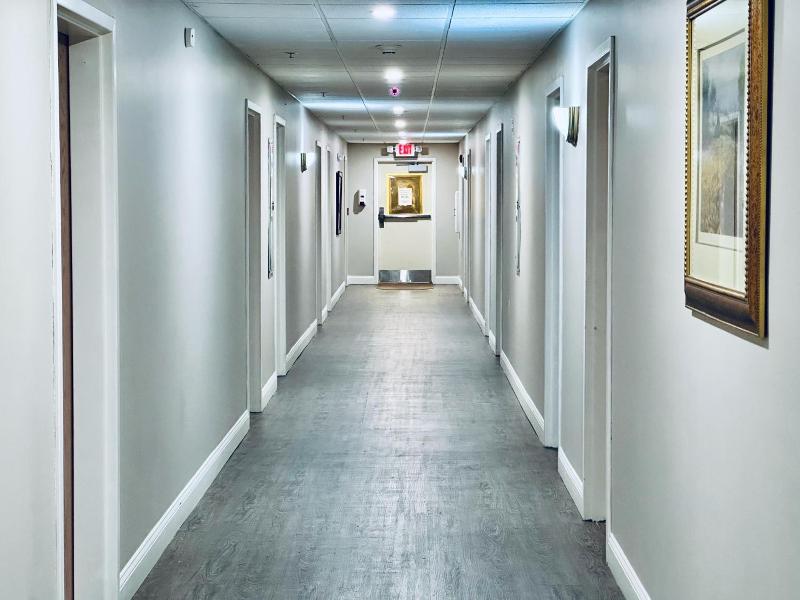 Ivey S Motor Lodge image