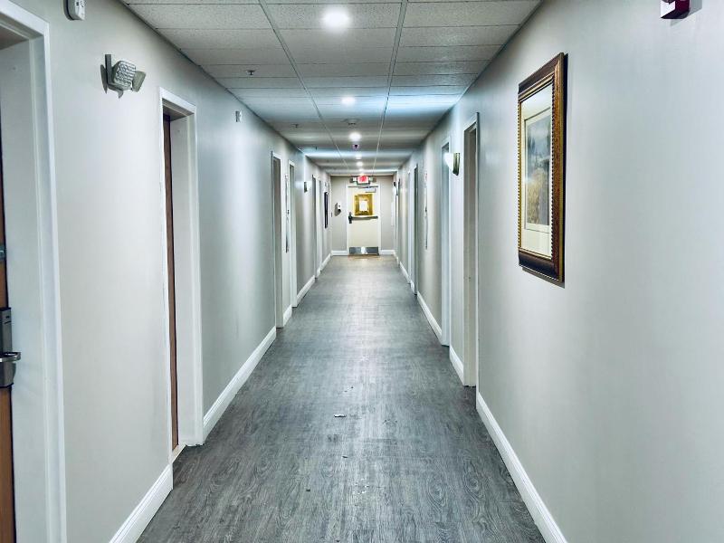 Ivey S Motor Lodge image