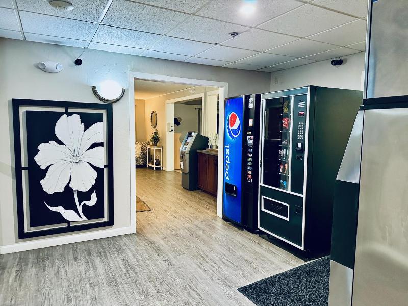 Ivey S Motor Lodge image
