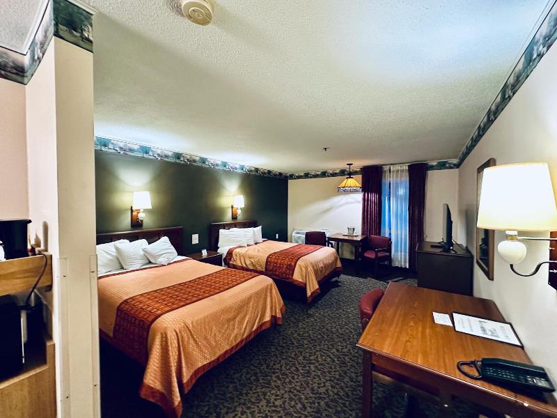 Ivey S Motor Lodge image