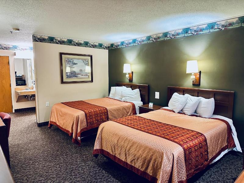 Ivey S Motor Lodge image