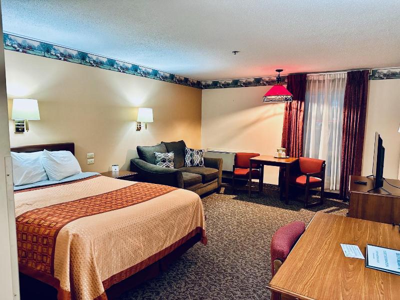 Ivey S Motor Lodge image