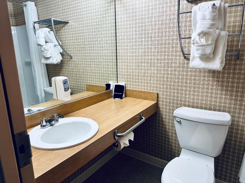 Ivey S Motor Lodge image
