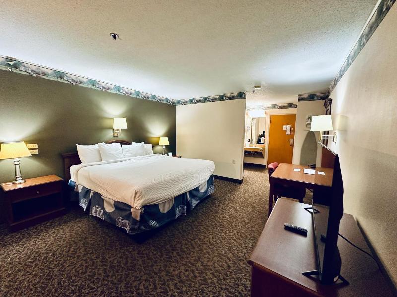 Ivey S Motor Lodge image