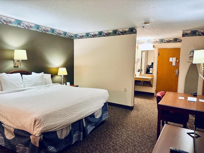 Ivey S Motor Lodge image