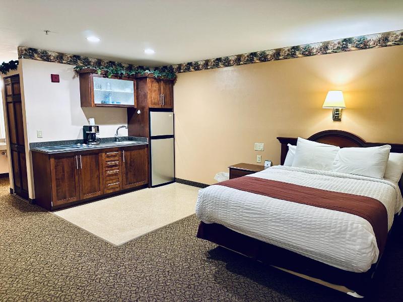 Ivey S Motor Lodge image