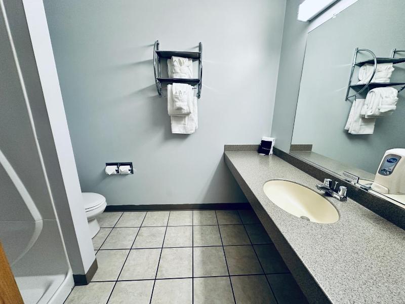 Ivey S Motor Lodge image