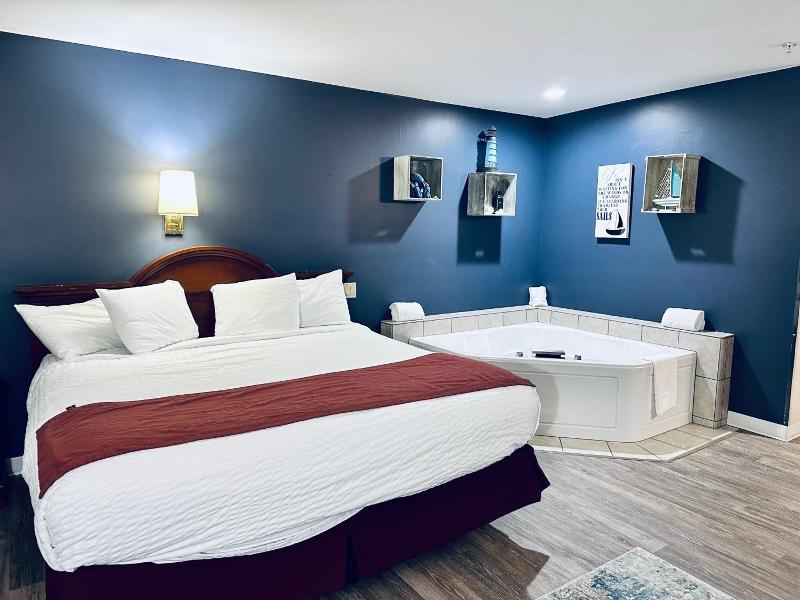 Ivey S Motor Lodge image