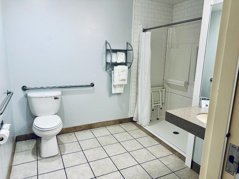 Ivey S Motor Lodge image