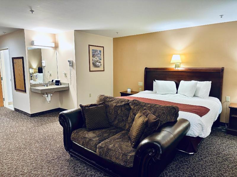 Ivey S Motor Lodge image