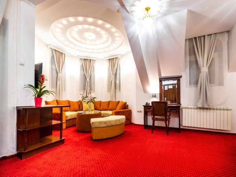 Garni Hotel Royal Crown