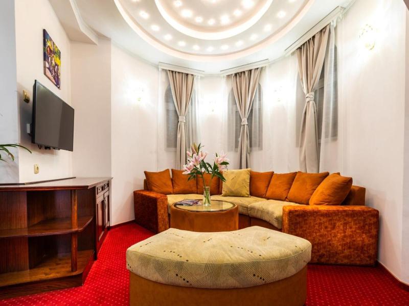 Garni Hotel Royal Crown