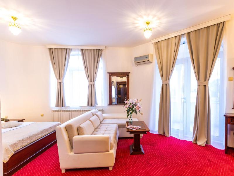 Garni Hotel Royal Crown