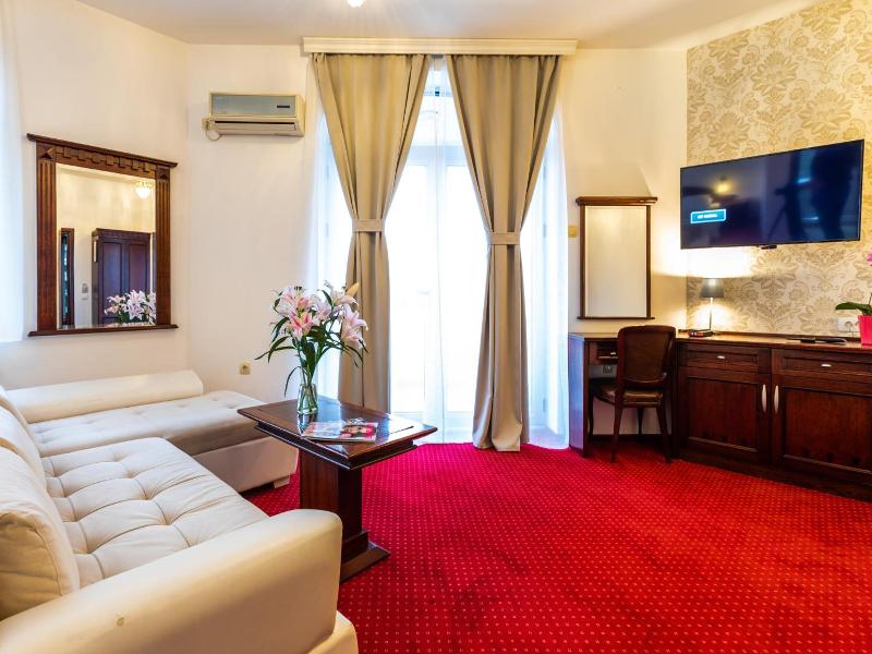 Garni Hotel Royal Crown
