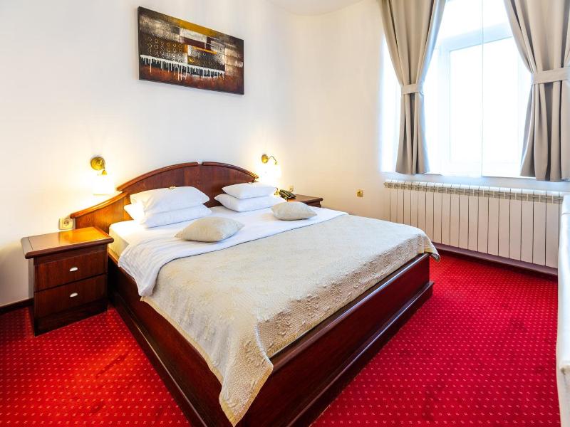 Garni Hotel Royal Crown