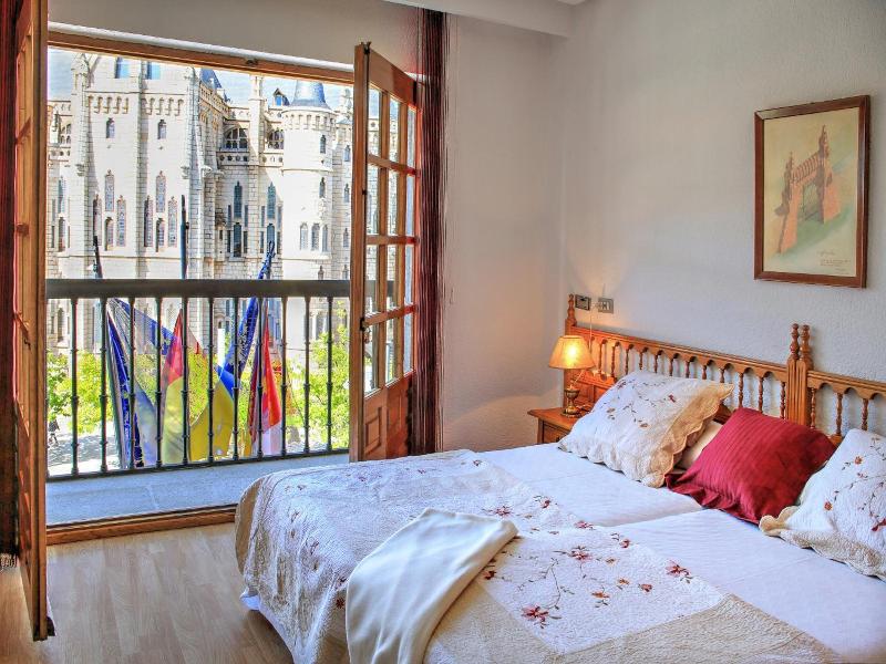 Hotel Gaudi image