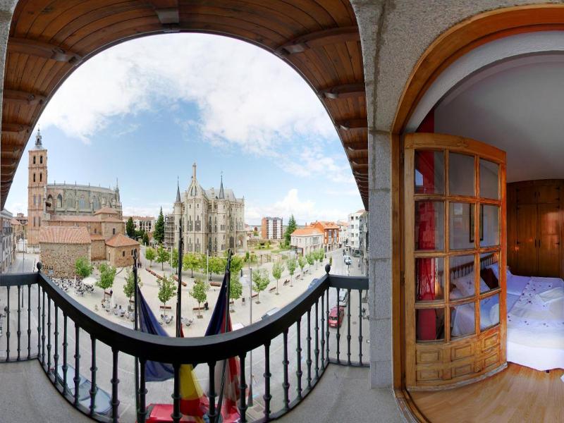 Hotel Gaudi image