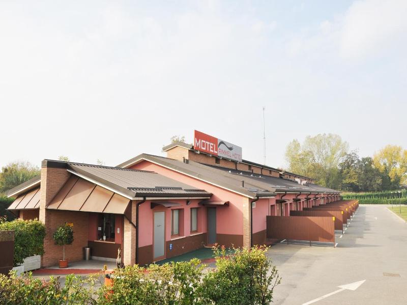 Rimmel Motel image