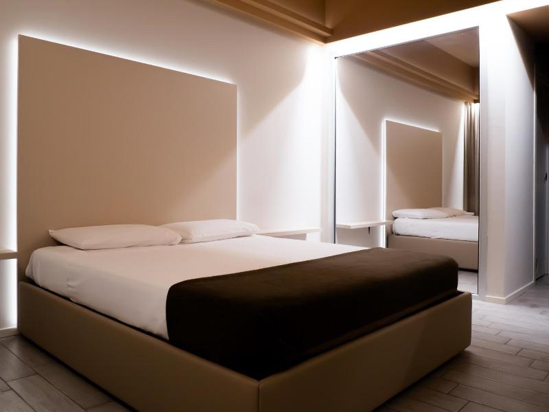 Rimmel Motel image