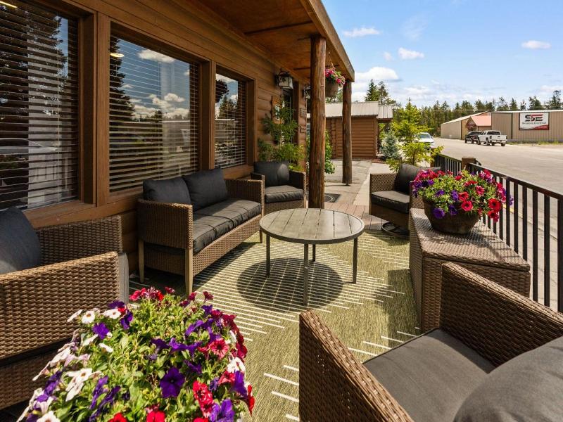 Elkhorn Cabins And Inn image